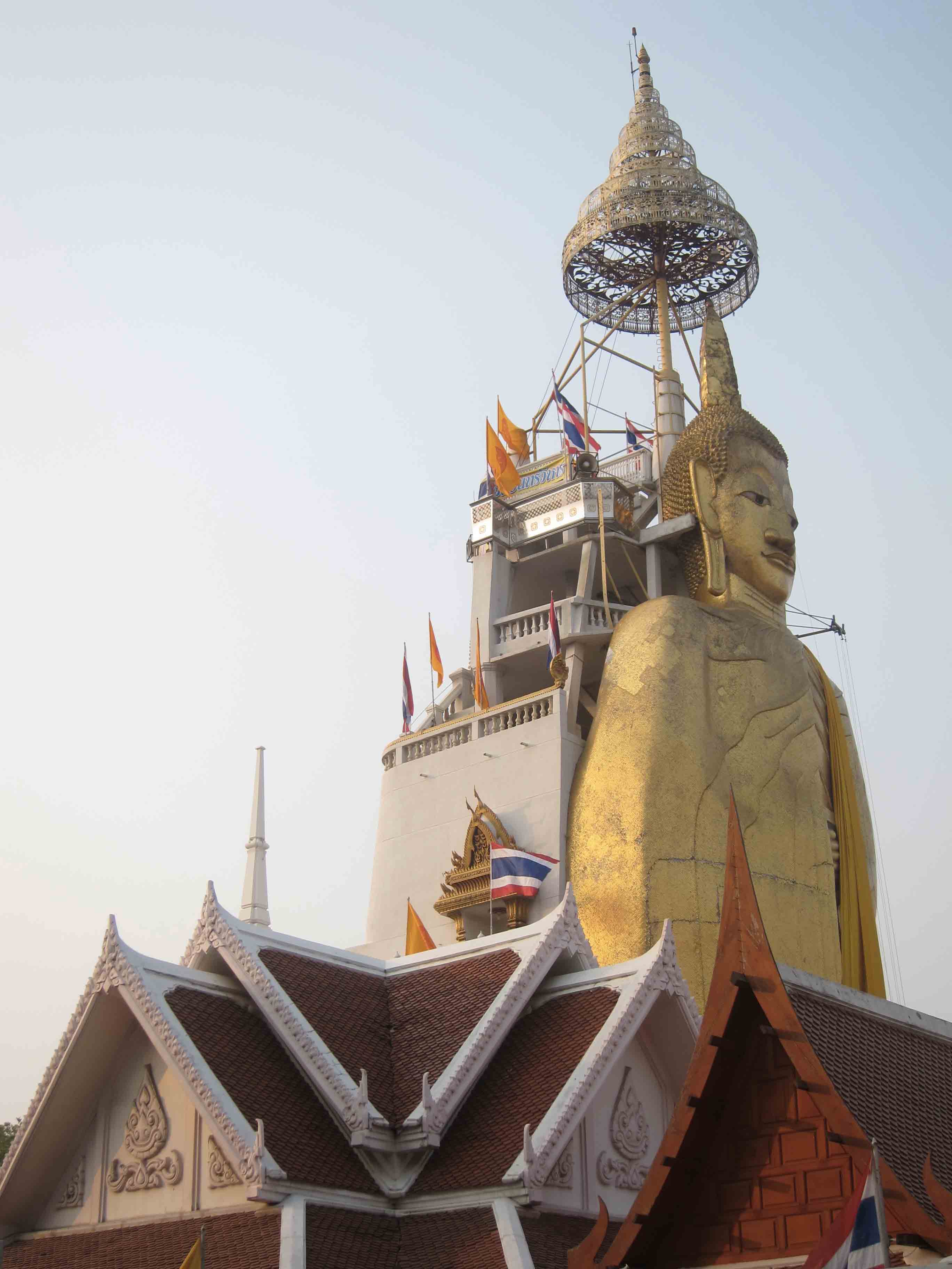 Buddha-debout-Bangkok-Thailande.jpg