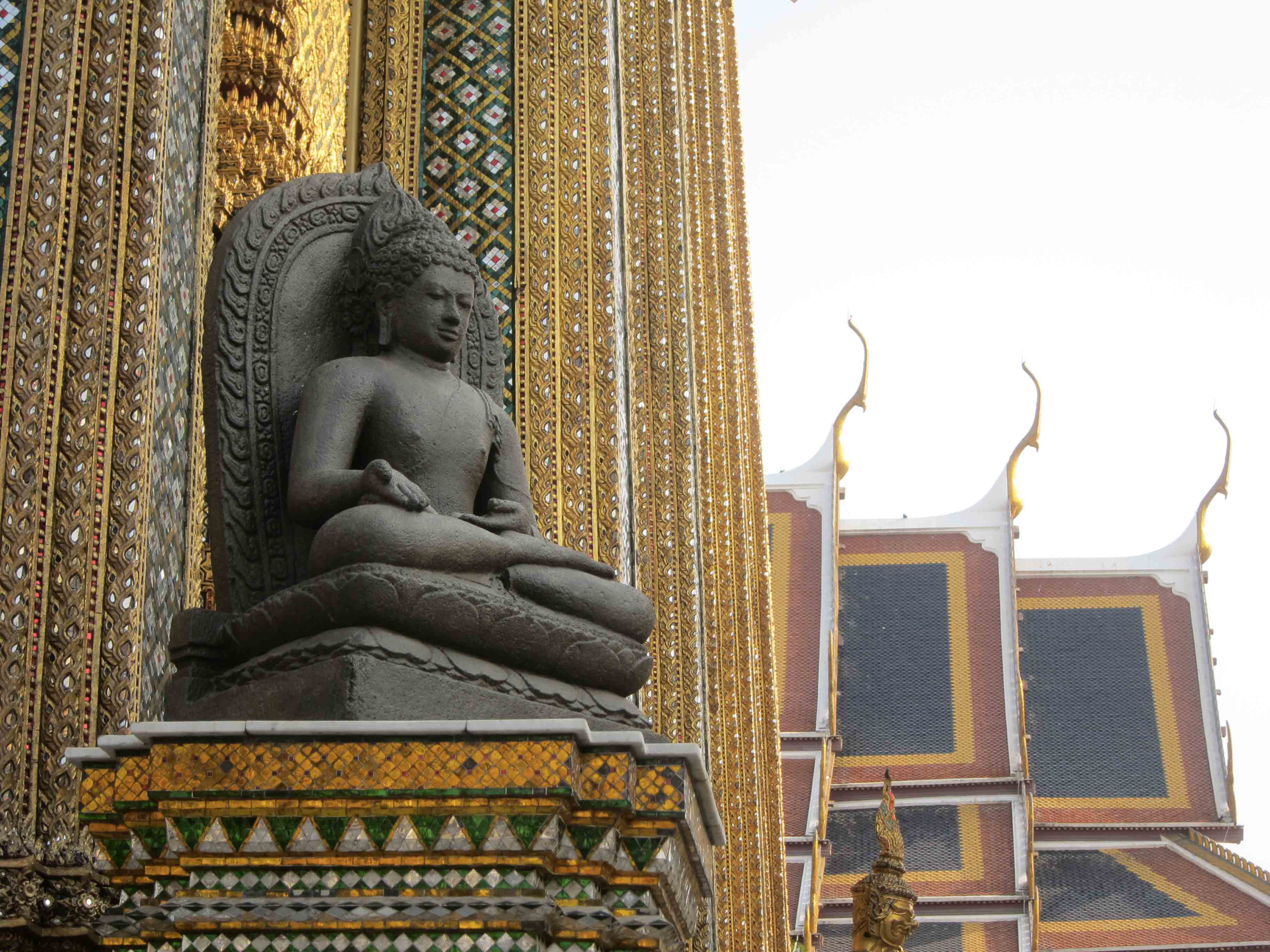 Wat-Phra-Kaew-buddhas-Bangkok-Thailande.jpg