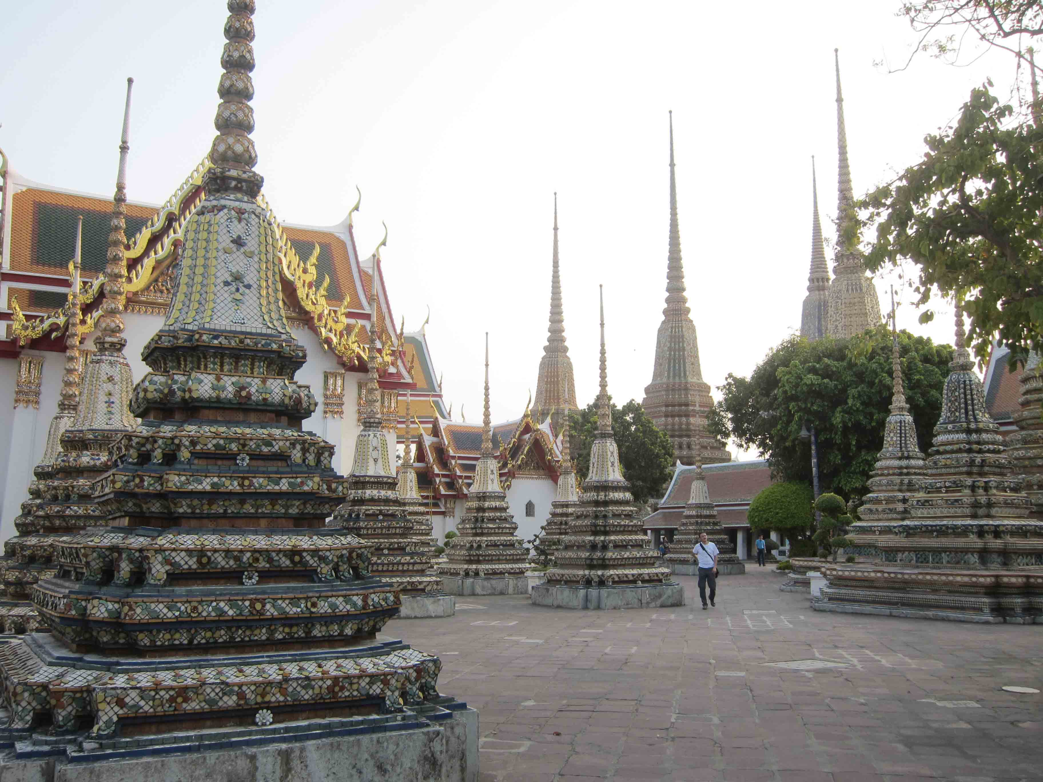 Alentours-du-Wat-Pho-Bangkok-Thailande.jpg